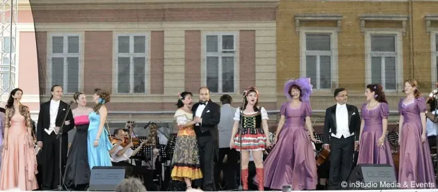 Opera îşi încheie stagiunea cu tradiţionalul concert din Piaţa Sfatului