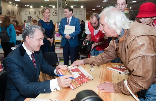 „Povestea Castelului Peleş”, spusă și la Brașov de Principele Radu al României