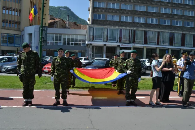 Tricolorul, „icoană” ieri pentru oficiali