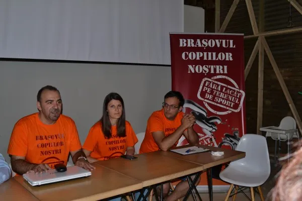 1.000 de braşoveni au semnat pentru deschiderea curţii şcolilor