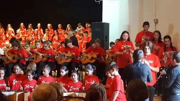 Sute de tineri la Music Camp
