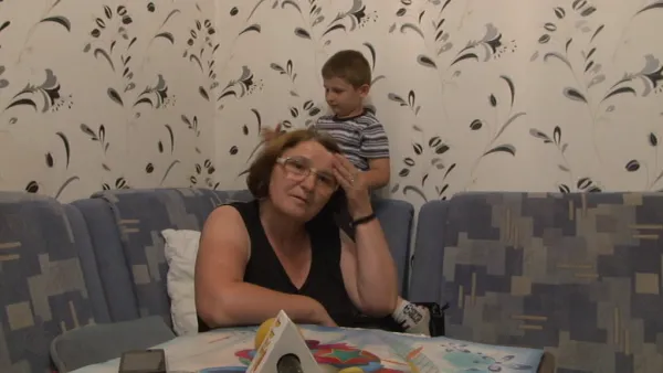 Banii i-au adus aminte că are un copil