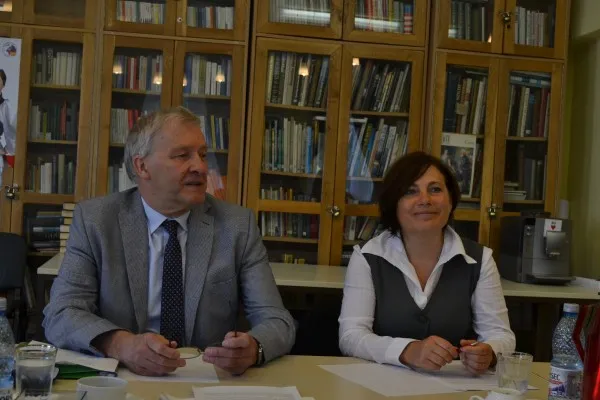 Cine se ocupă de monumentele istorice ale Braşovului?