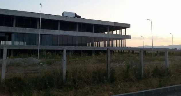 Firma braşoveană AEON Building a semnat cu Primăria un contract de 25,2 milioane de lei pentru finalizarea Centrului de Afaceri al Braşovului