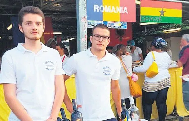 Doi liceeni români au luat Bac-ul cu 10 în Italia