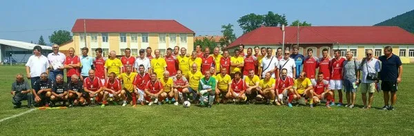 Fotbalul anilor ’90: Joc demonstrativ la old boys, FC Braşov versus Ţinutul Secuiesc 