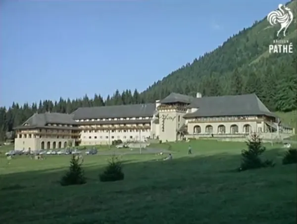 Poiana Braşov, o „oază de linişte” într-un clip British Pathe despre România anului 1964
