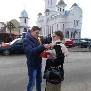 Sfântu Gheorghe: Un tânăr care s-a fotografiat cu steagul României, atacat de maghiari