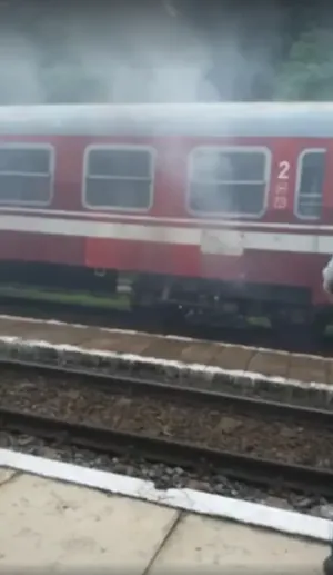 Frână cu incendiu: Ne-a luat un pic foc trenul la Timişu de Sus, comunicat de la CFR