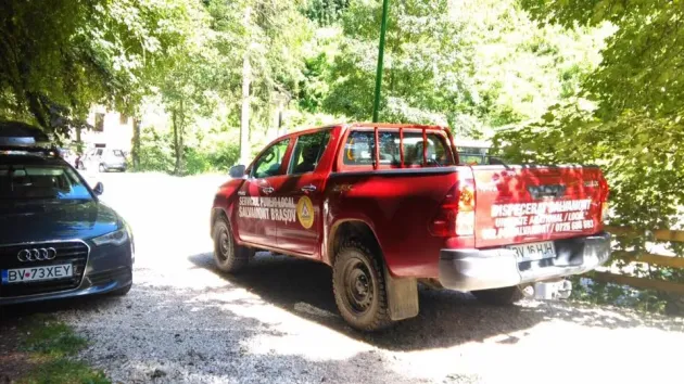 Turistă de 78 de ani, recuperată de pe drumul vechi către Poiana Braşov