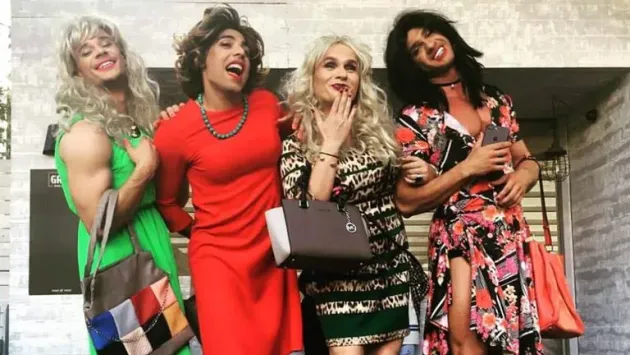 De ce s-au îmbrăcat patru bărbaţi celebri în femei