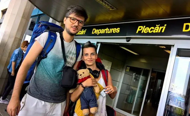 Un cuplu de români a fugit în Asia ca să scape de PSD