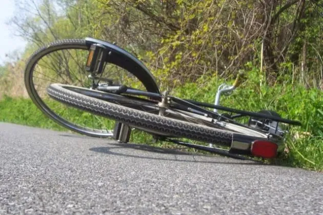 A plecat să se plimbe cu bicicleta la Pietrele lui Solomon şi a ajuns la spital 