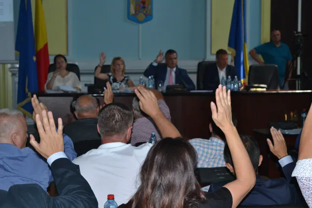 Ziua în care s-au stabilit salariile la CJ

