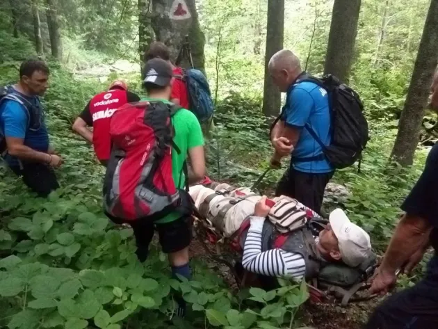 Bărbat cu fractură la un picior, recuperat de pe un traseu din Munții Făgăraș