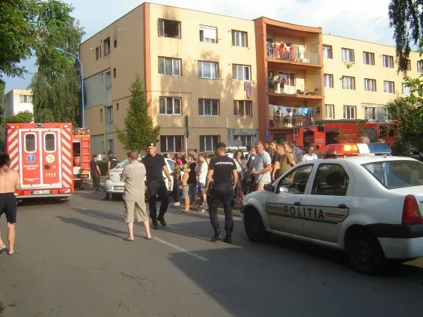 Explozie urmată de un incendiu în Tractorul