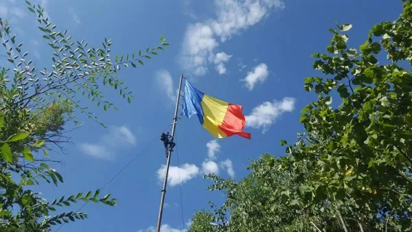Tricolorul de pe Tâmpa a fost înlocuit