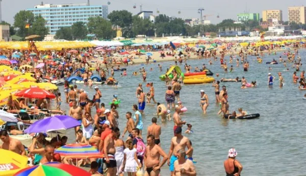 3,25% din turiştii de pe litoral provin din Braşov