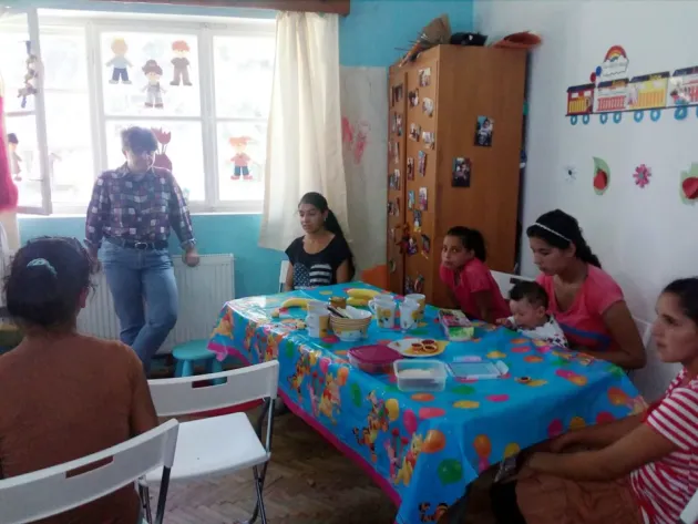 Şcoală pentru mame la Spitalul de Copii