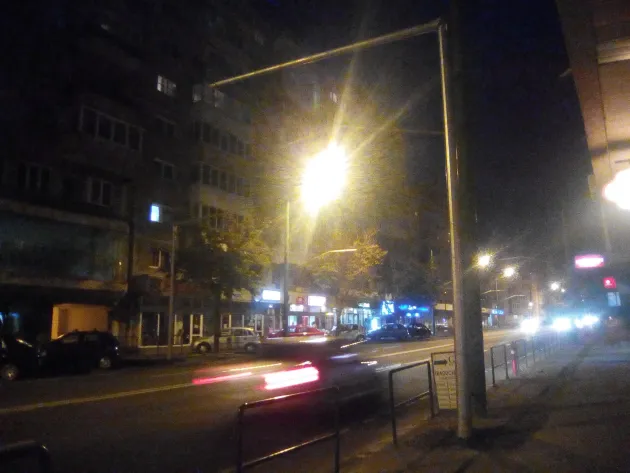Semaforul pietonal de pe Griviţei intră pe galben intermitent