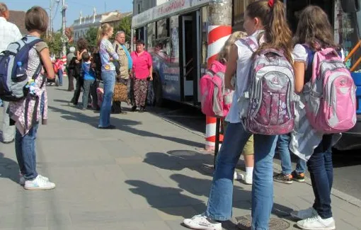 Abonamentele gratuite pentru elevi se eliberează după 1 octombrie