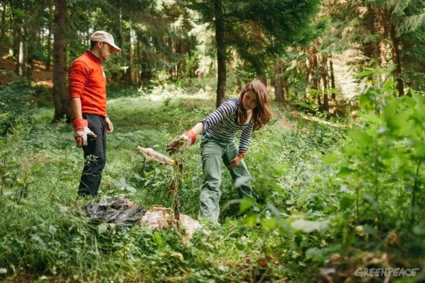 În prag de toamnă, curăţă urmele t(u)riştilor