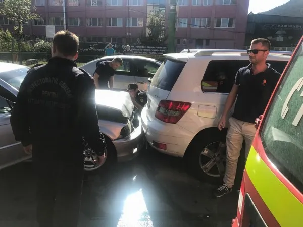 Accident în trei pe „Carpaţilor”