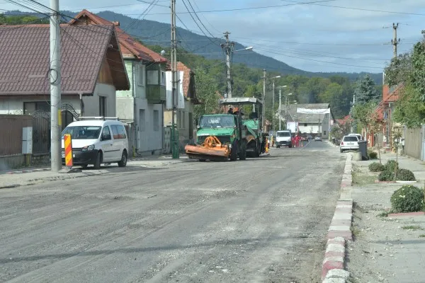 La sfârşitul lunii octombrie, Săcelele va avea un kilometru de bulevard „ca în palmă”