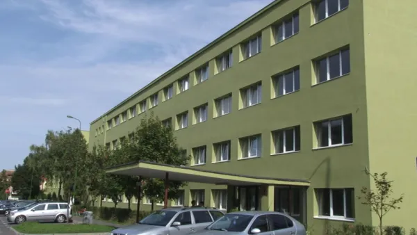 Studenţii, urmăriţi şi pe Facebook. Mesaj de la conducerea universităţii: cine încearcă să-şi vândă locul în cămine, îl pierde