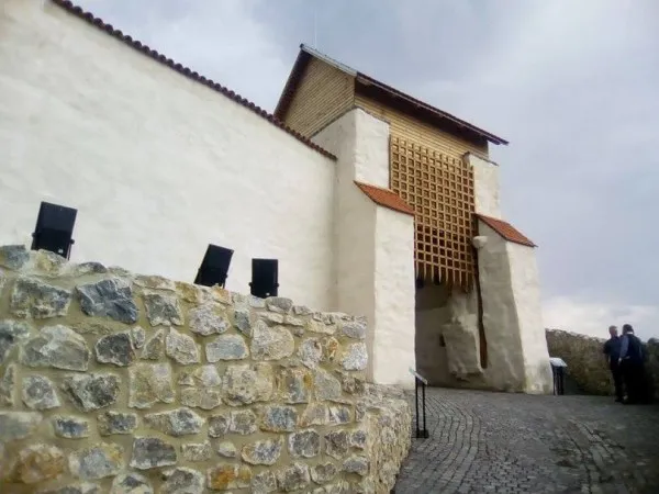 Feldioara: Cetatea Ţărănească nu şi-a deschis, încă, porţile pentru vizitatori