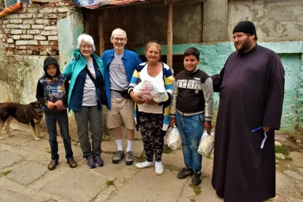 Rugăciuni şi daruri de la americani
