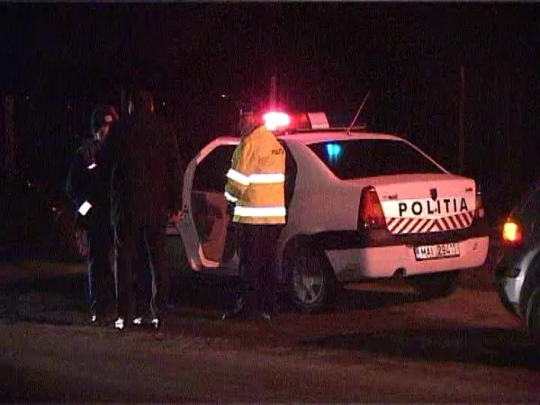 Beat şi violent în miez de noapte: pe un taximetrist l-a sugrumat cu centura de siguranţă, pe al doilea l-a lovit cu o bâtă în faţă