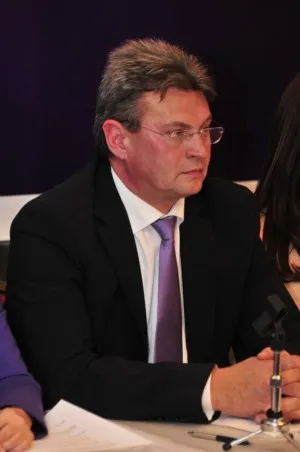 Ghimbăşenii au început să ceară banii pentru „Prima căsătorie”