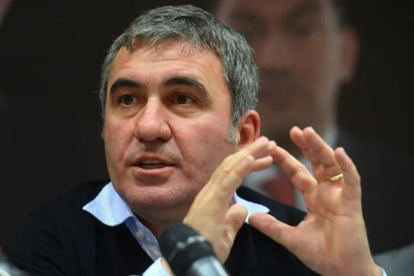 Contra primeşte sfaturi de la „Rege”