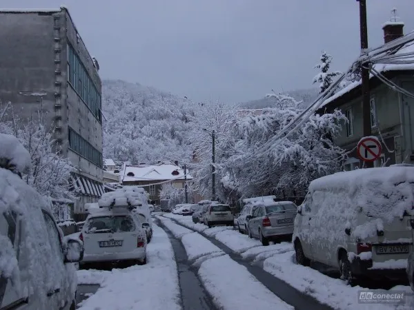 Pregătiţi, teoretic, de iarna 2017, dar nu sunt gata reparaţiile după iarna 2016