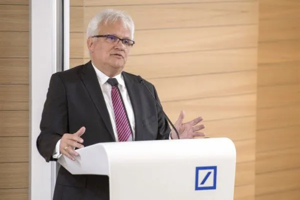 Centrul de tehnologie al grupului Deutsche Bank s-ar putea extinde la Braşov