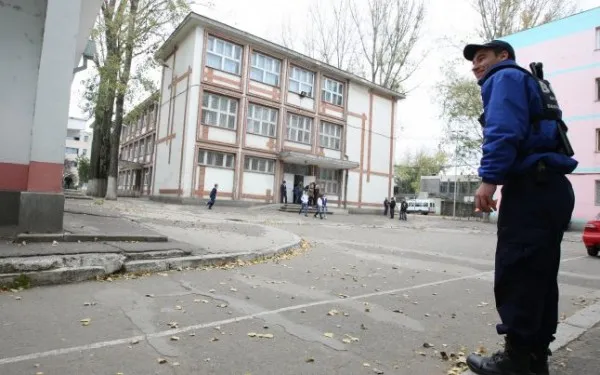 144 de clădiri şcolare sunt nepăzite