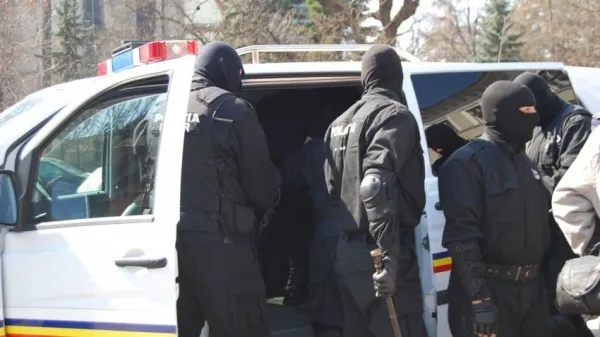 11 contra 1: Bătaie cu pietre în Săcele