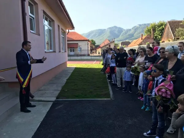 Zărneştenii au o nouă grădiniţă