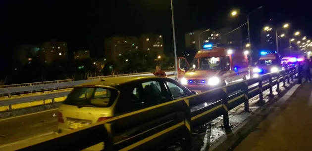 Mamă și fiică, accidentate de un șofer băut pe pasajul Fartec 