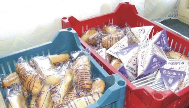 Peste 11 milioane de lei pentru cornul şi laptele elevilor braşoveni în acest an şcolar