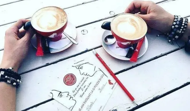Patru cafenele din judeţ îţi dau cafea dacă scrii o poezie persoanei dragi