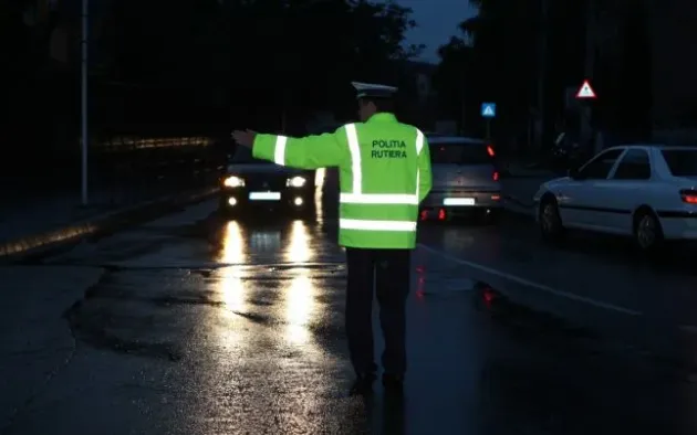 Blocaj pe DN 1 din cauza unei grinzi de 28 de metri