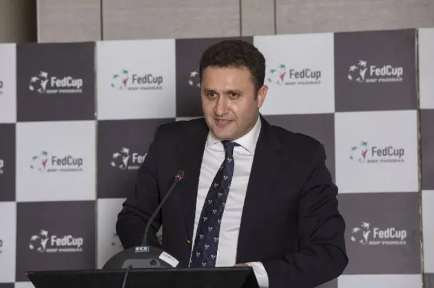 Fără Mergea, Copil şi Ungur cu Austria 