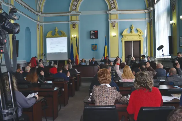 Consiliul Judeţean Braşov pregăteşte proiectele pentru repararea a 12 drumuri pe care le are în administrare
