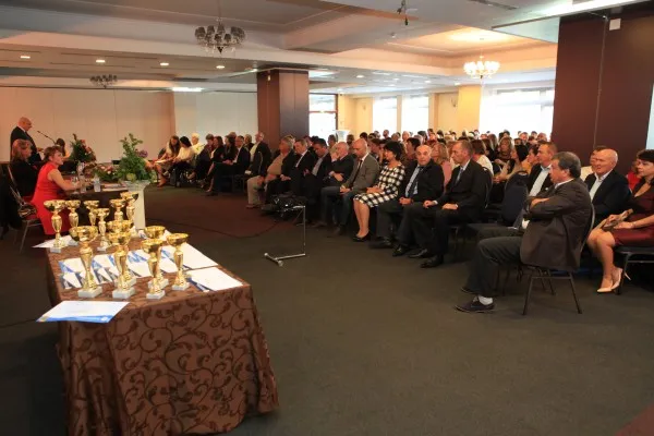 Cei mai buni contabili ai Braşovului, premiaţi de ziua lor