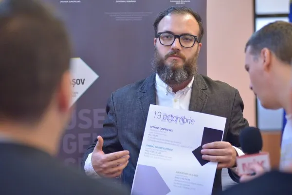 CCI, ADDJB şi Iceberg, organizaţiile din Braşov care au primit bani UE ca să împartă bani UE