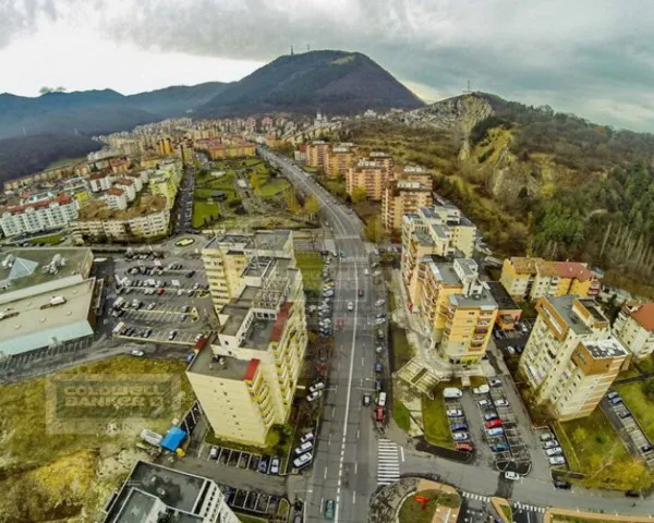 Un bloc de pe strada Molidului va fi evacuat astăzi din cauza prăbuşirii parţiale a terenului de sub fundaţie