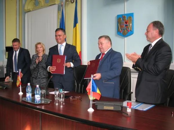 Judeţul Braşov s-a înfrăţit cu Raionul Ştefan Vodă din Republica Moldova