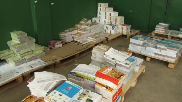 Încep să vină manualele de clasa a V-a
